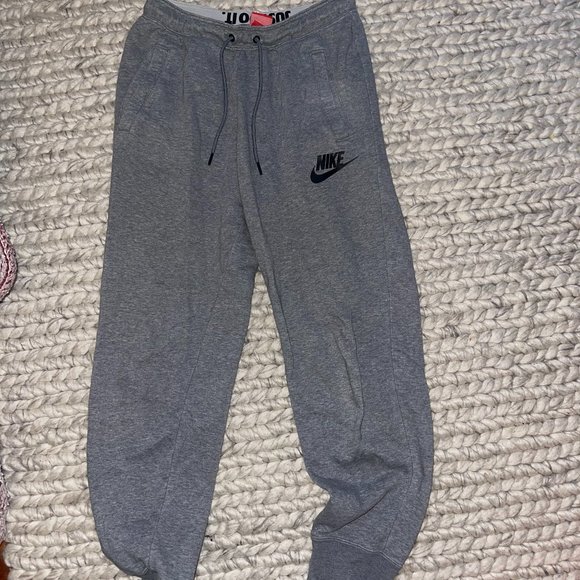 Nike Sweatpants Gray Size Small - Picture 1 of 2